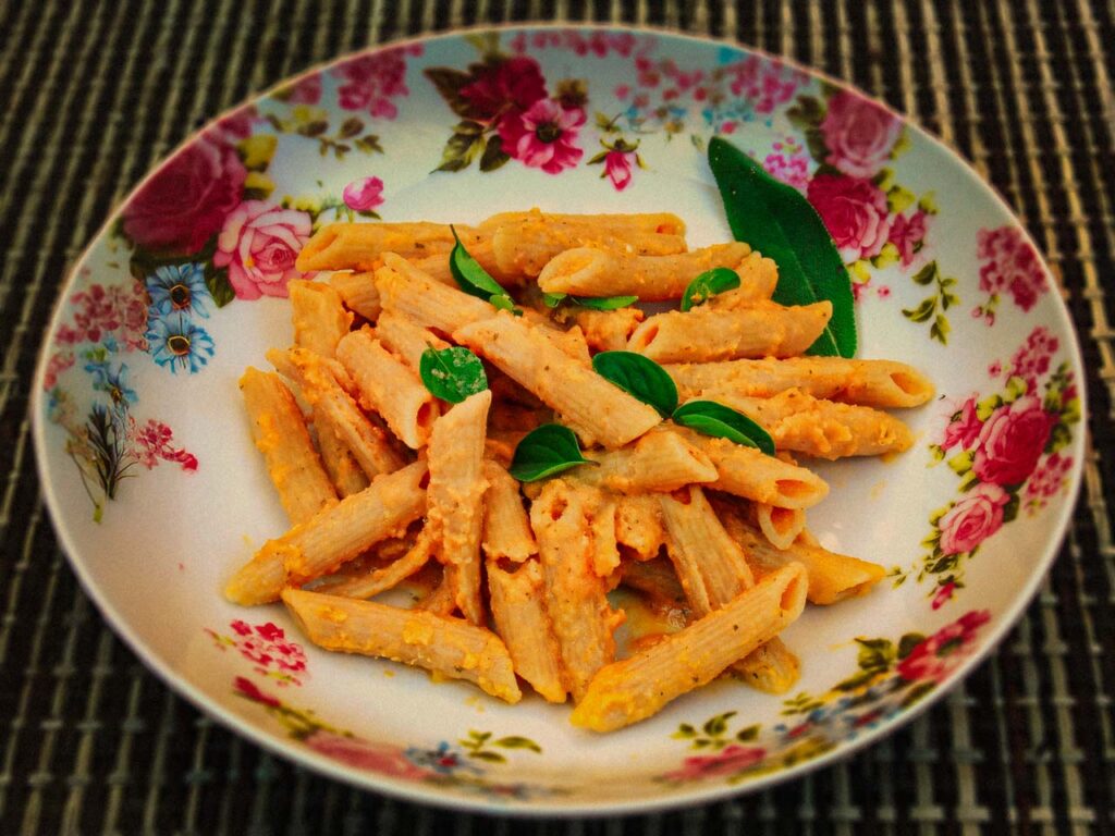 Penne integral ao molho rosê